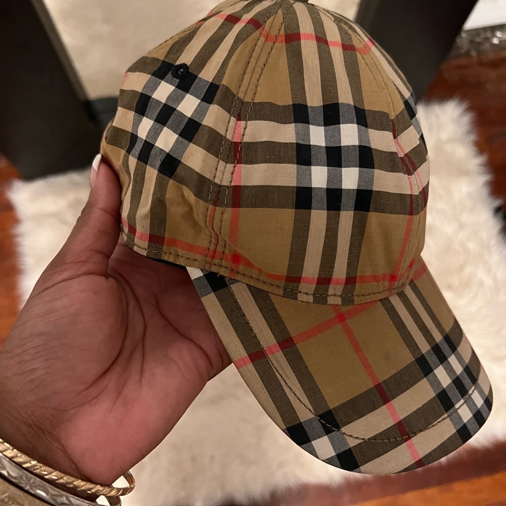 AUTHENTIC Burberry hat